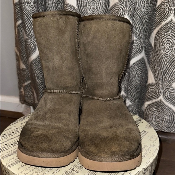 UGG Suede Classic Short Boots SZ 9 - Picture 2 of 8